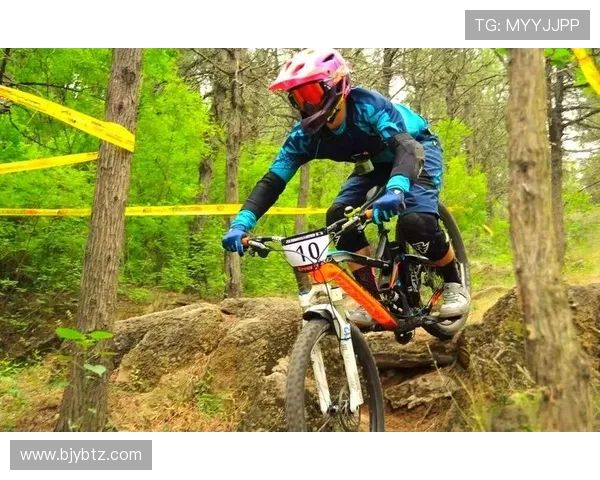 深圳极限运动队的速度之旅探索极限运动的激情与挑战